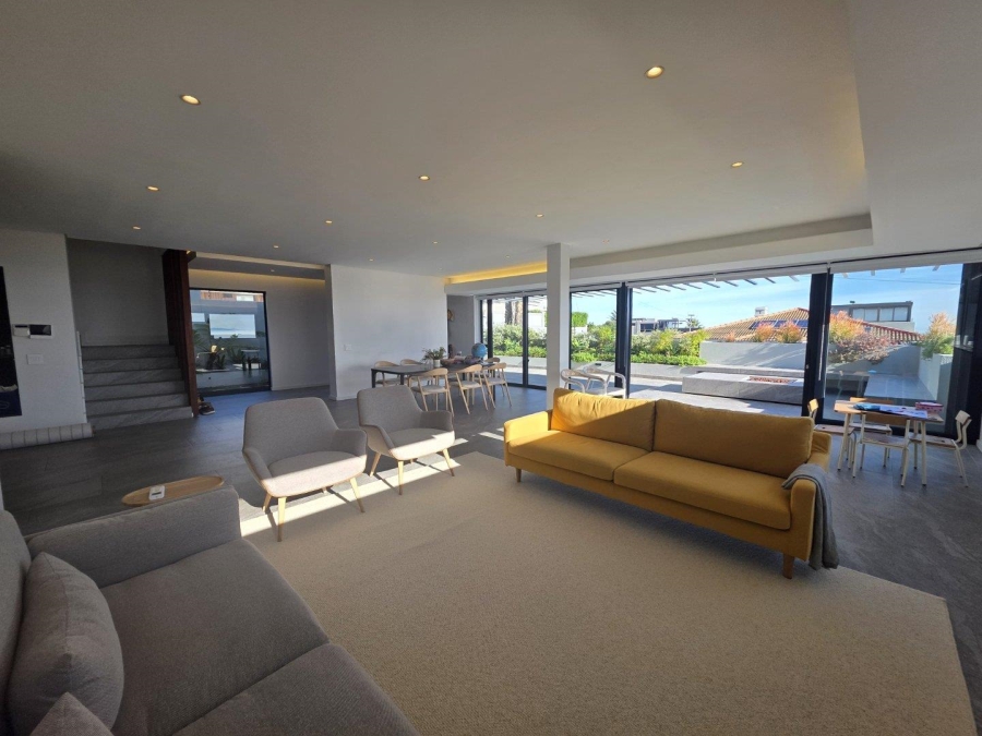 4 Bedroom Property for Sale in Fresnaye Western Cape